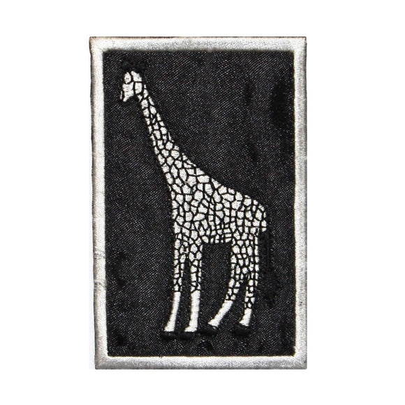 ID 0753 Giraffe Badge Patch Wild Life Zoo Portrait Embroidered Iron On Applique