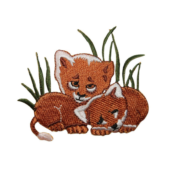 ID 3605 Baby Foxes Cuddling Patch Wild Cub Pup Embroidered Iron On Applique