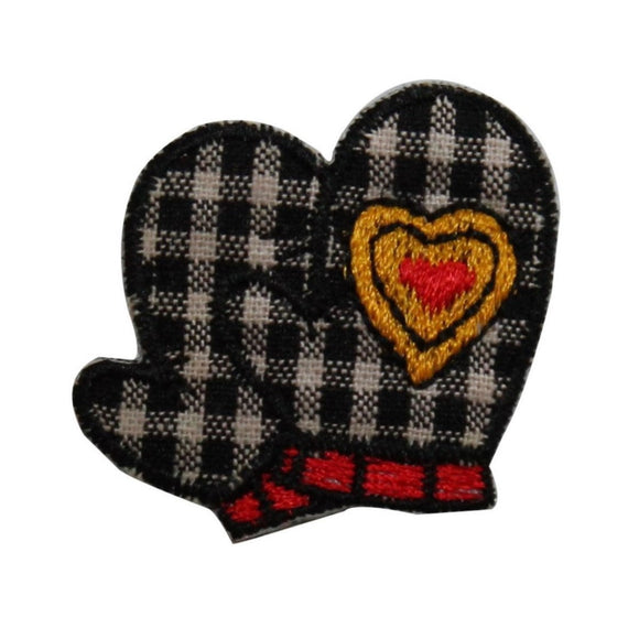 ID 7879 Checkered Heart Oven Mitt Patch Cook Bake Embroidered Iron On Applique