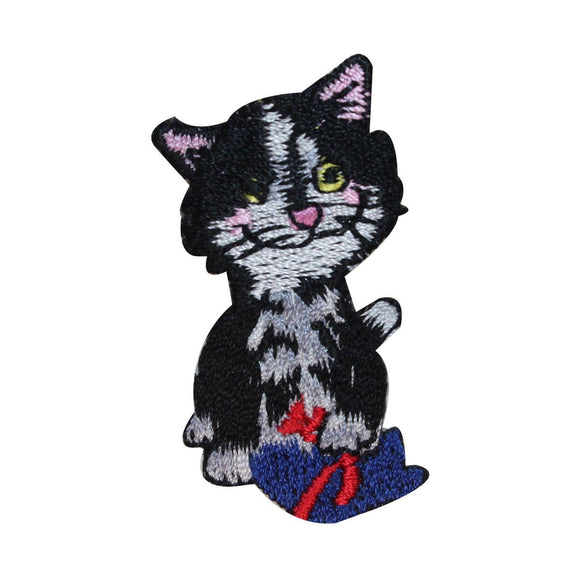 ID 2949 Kitten With Fish Present Patch Happy Cat Embroidered Iron On Applique